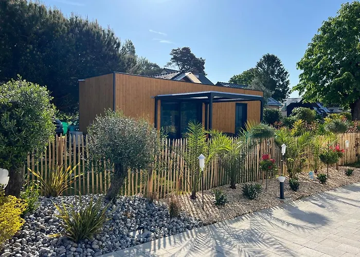 Charmante Maison A 2 Pas De La Mer Avec Son Jardin Pour 2 Adultes Et 2 Enfants