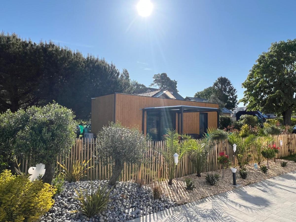 Charmante Maison A 2 Pas De La Avec Son Jardin Pour 2 Adultes Et 2 Enfants * Merville-Franceville-Plage