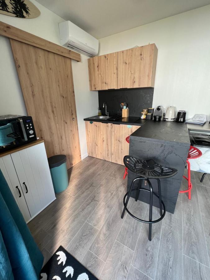 Charmante Maison A 2 Pas De La Avec Son Jardin Pour 2 Adultes Et 2 Enfants